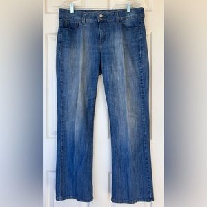 Levi’s 526 Slender Boot Women’s Jeans‎ Size 12M